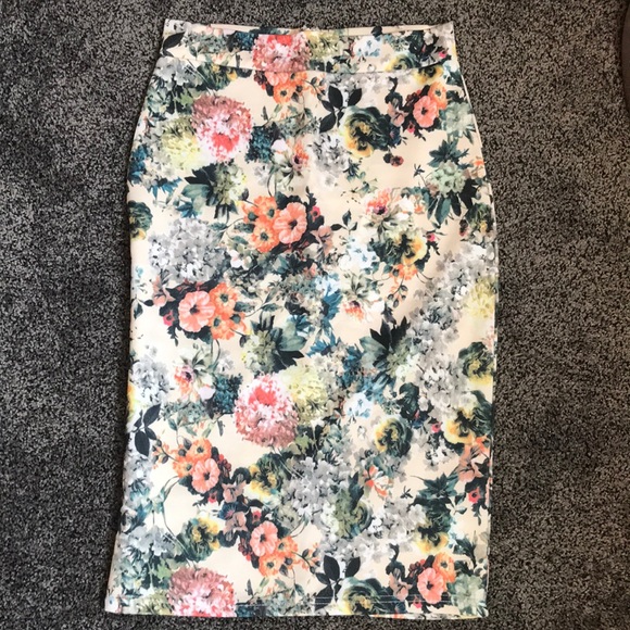 3 skirts - Picture 4 of 4